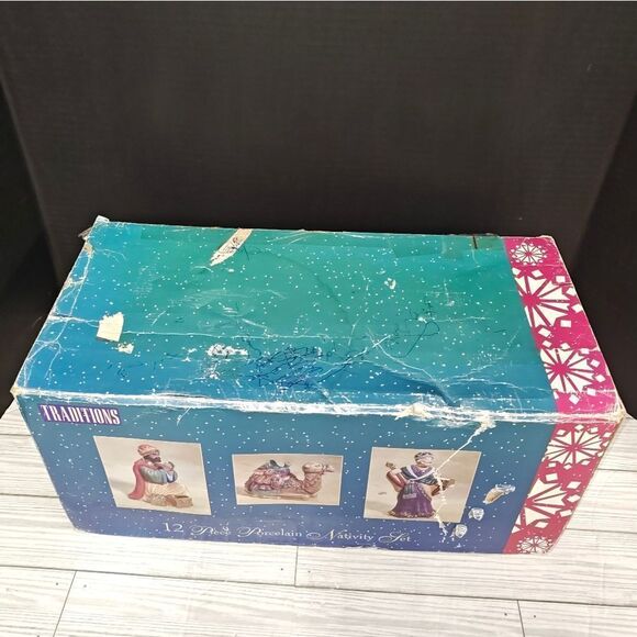 Vintage Traditions 12 Piece Porcelain Holiday Nativity Set Hand Painted #75177 - Picture 13 of 13